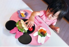 又一款寶寶神器出爐了！【一體式硅膠餐盤】